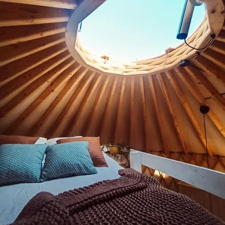 Jurty Glamping Hotel Gostynin Exterior photo