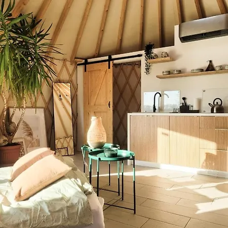 Jurty Glamping Hotel Gostynin Exterior photo