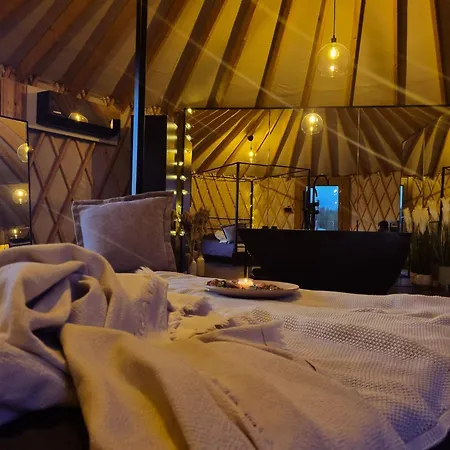 Jurty Glamping Hotel Gostynin Exterior photo