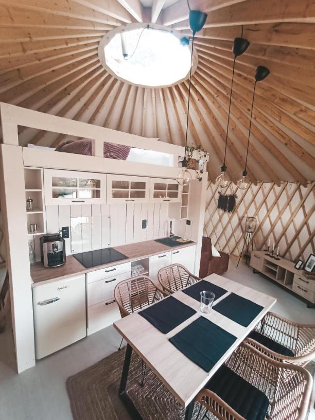 Jurty Glamping Luxuszelt *