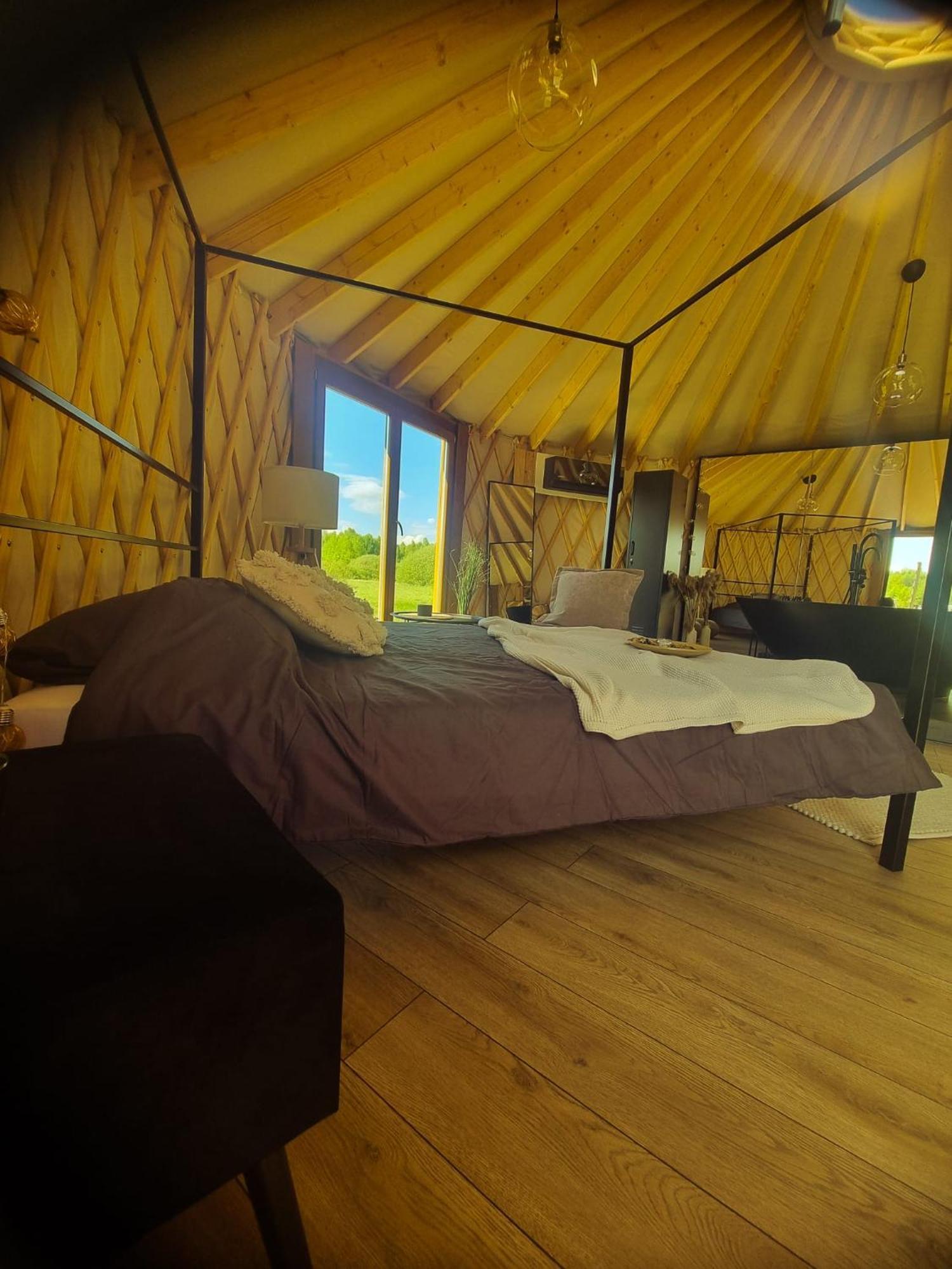 Campo de lujo Jurty Glamping *