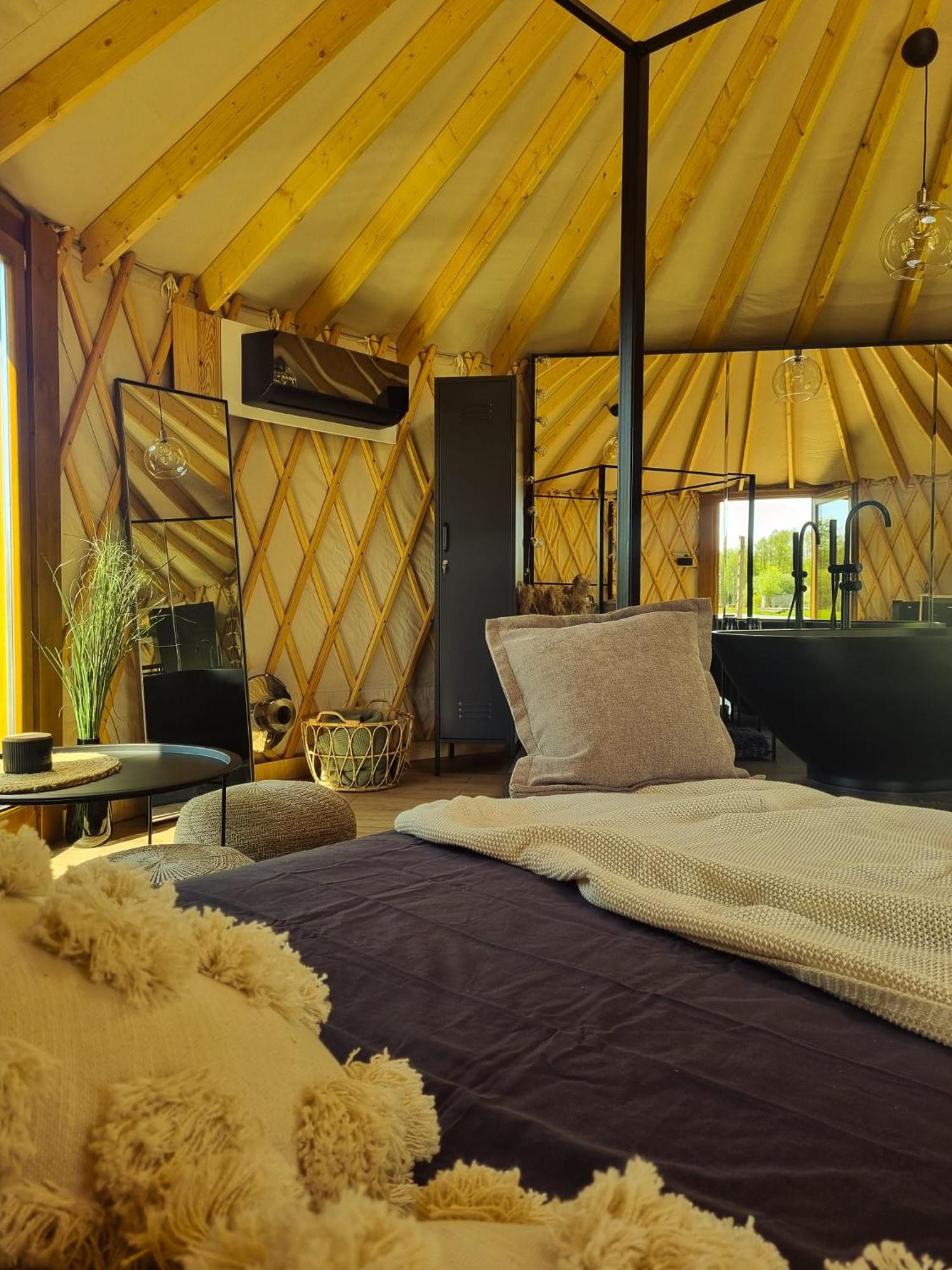 Jurty Glamping