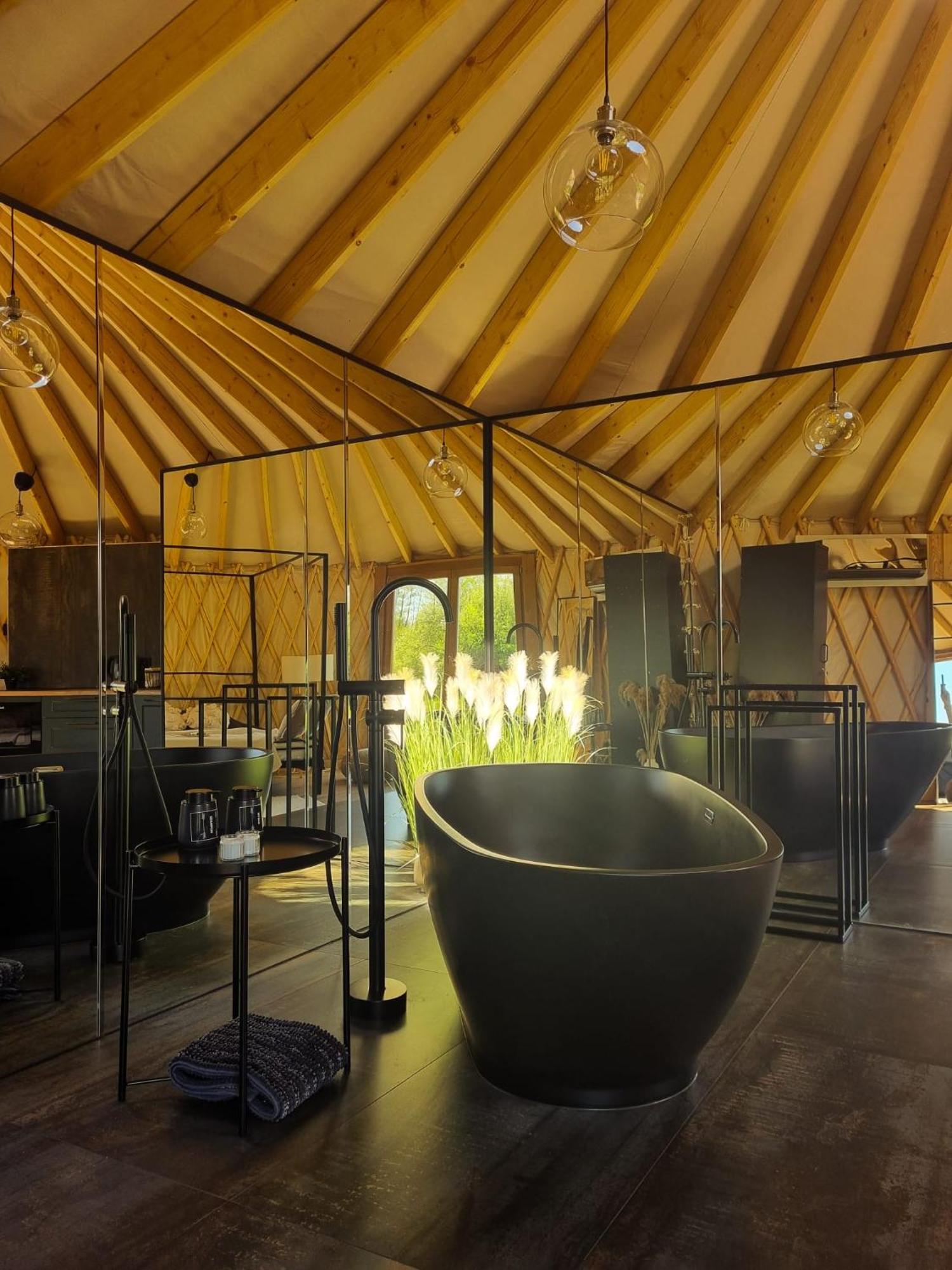 Jurty Glamping